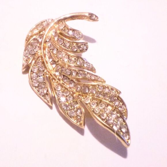 Vintage Pave Rhinestone Gold Tone Feather Brooch - Picture 3 of 5